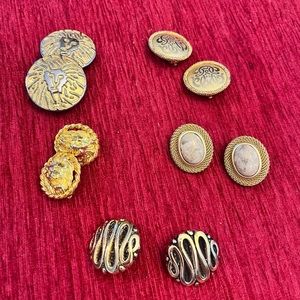 5 pair of ike new clip earrings - 2 pair are signature Anne Klein.